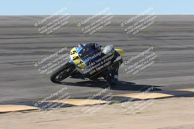 media/Oct-13-2025-Moto Forza (Mon) [[a66d839500]]/3-B Group/Session 2 (Bowl)/